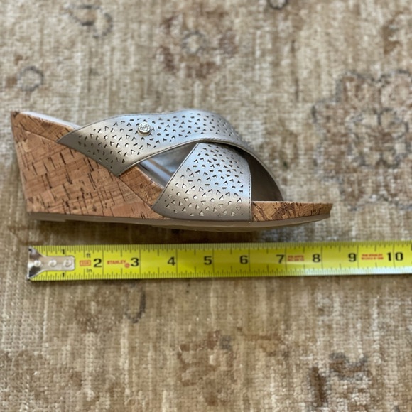 NWOB Dana Buchman Criss Cross Cork Slide Wedges, Muted Gold, Size 6.NWOB - Picture 5 of 14